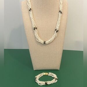 Freshwater rice pearl necklace and bracelet.